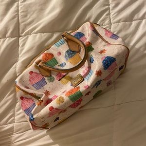Dooney and Bourke cupcake purse 🧁